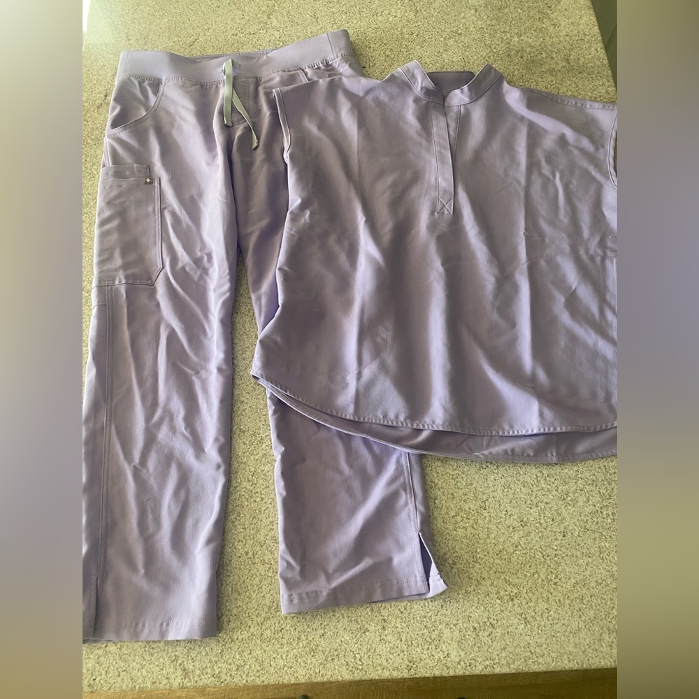 Lilac Figs Scrub Set